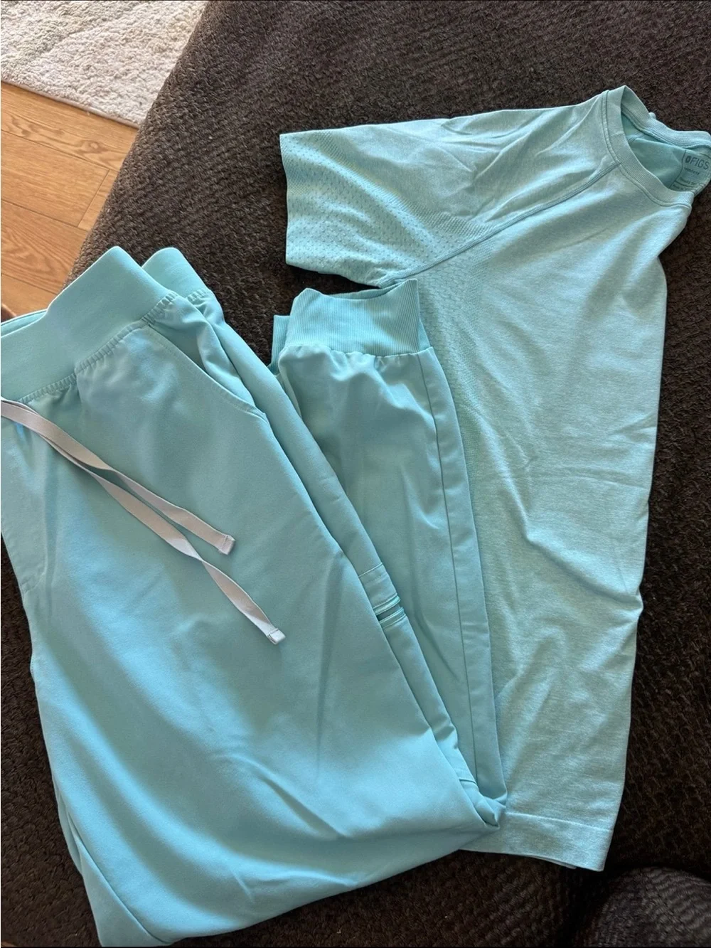 Figs Women's Light Aqua Jogger Pants & Tee Set